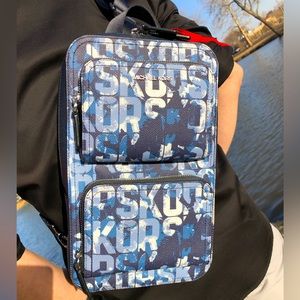 💥Moving to @the_bag_guy💥Michael Kors - NWT - Cooper Admiral Utility Sling